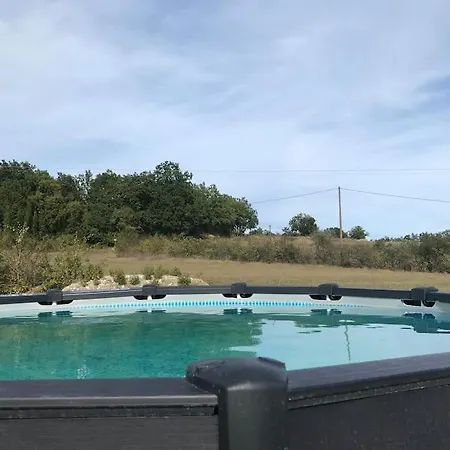 Avec Sa Piscine Privative Belveze
