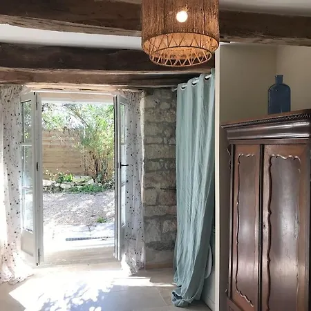Avec Sa Piscine Privative Belveze